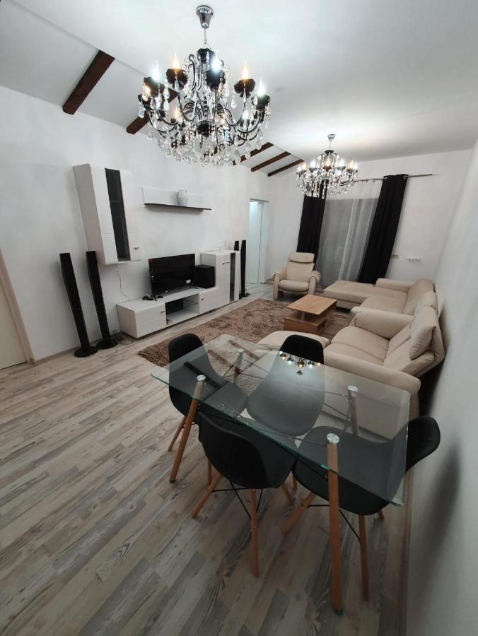 Jolie Art Apartment Braila Ngoại thất bức ảnh