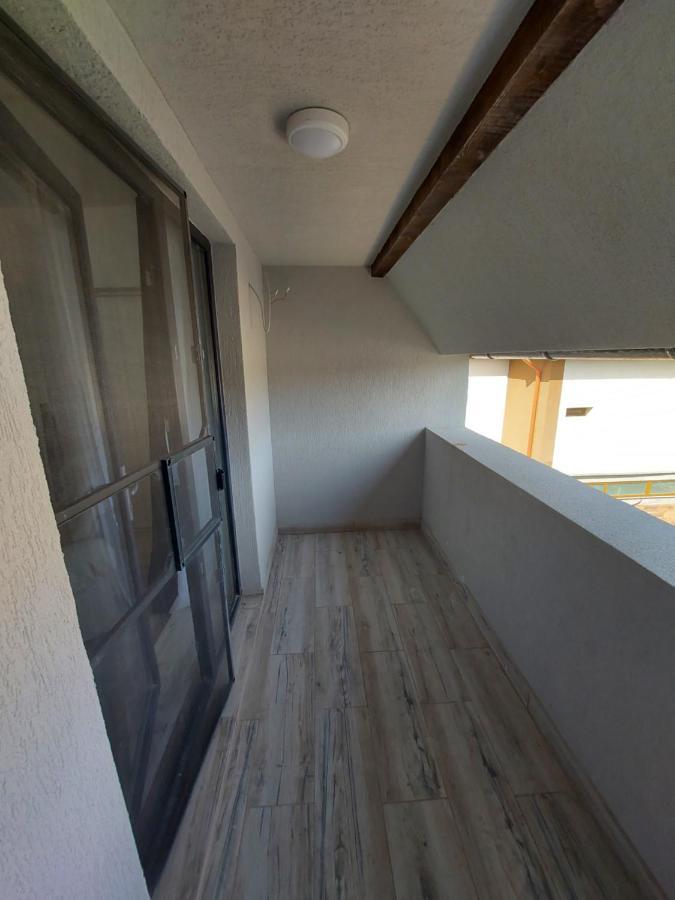 Jolie Art Apartment Braila Ngoại thất bức ảnh