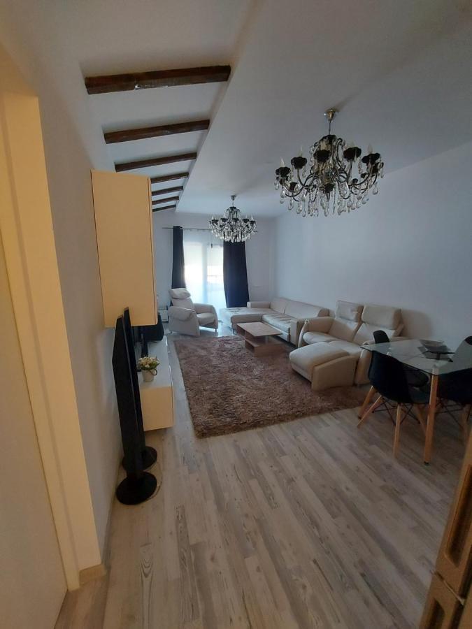Jolie Art Apartment Braila Ngoại thất bức ảnh