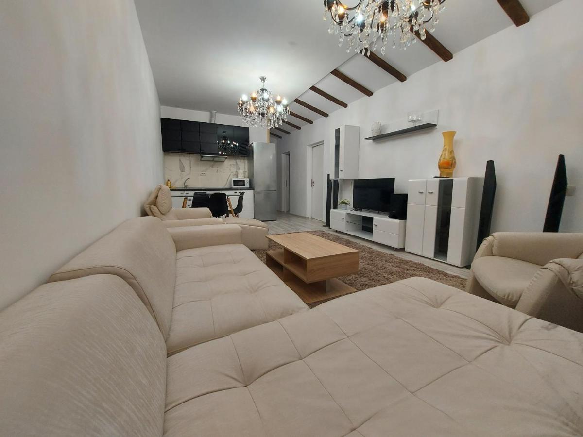 Jolie Art Apartment Braila Ngoại thất bức ảnh