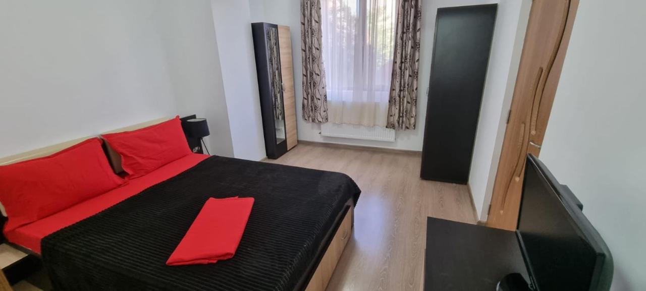 Jolie Art Apartment Braila Ngoại thất bức ảnh