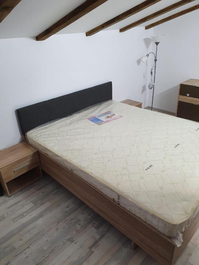 Jolie Art Apartment Braila Ngoại thất bức ảnh